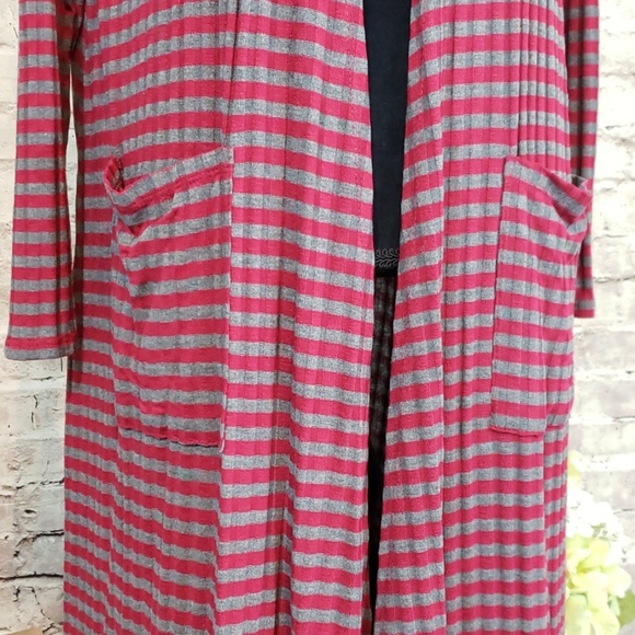 💰Sold Local💰 LuLaRoe Sarah Cardigan - Picture 3 of 4